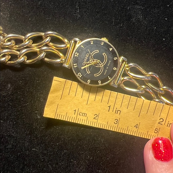 Elegant Chanel Gold Chain Bracelet Watch - Picture 8 of 10